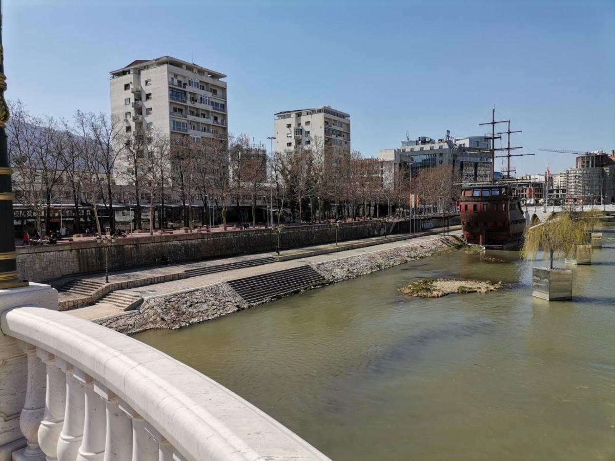 Calla 5 Apartment - Main Square, In The City Shopping Center - Parking Slot With Security And Video Camera Skopje Esterno foto