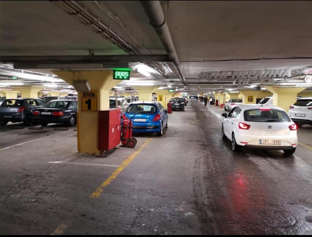 Calla 5 Apartment - Main Square, In The City Shopping Center - Parking Slot With Security And Video Camera Skopje Esterno foto