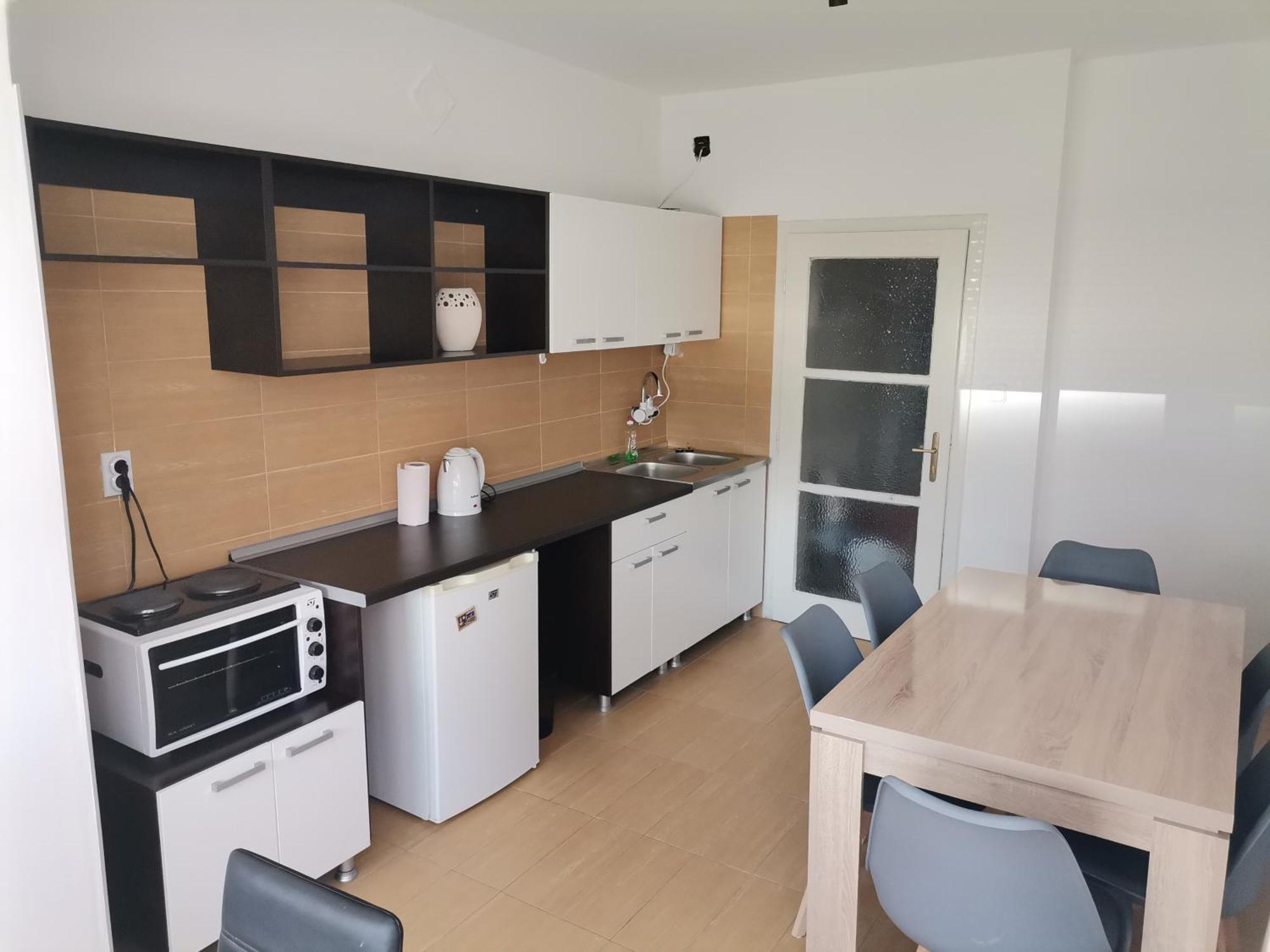 Calla 5 Apartment - Main Square, In The City Shopping Center - Parking Slot With Security And Video Camera Skopje Esterno foto